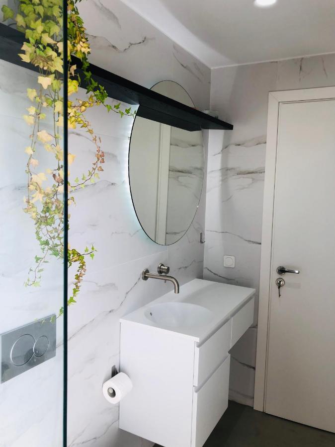 Amazing Suite At Glyfada With Sea View & Jacuzzi Atenas Exterior foto