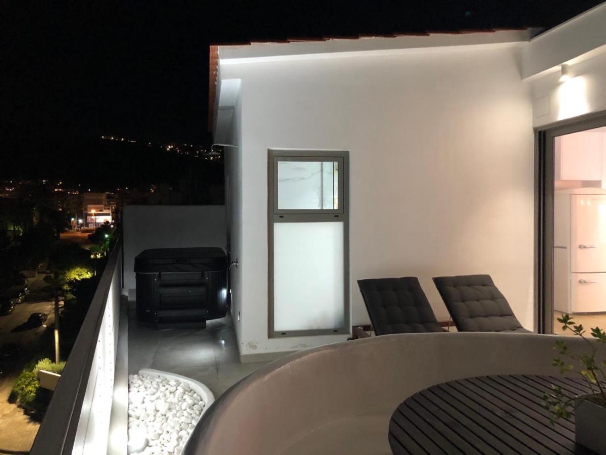 Amazing Suite At Glyfada With Sea View & Jacuzzi Atenas Exterior foto