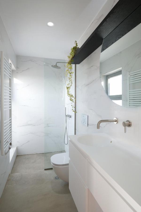 Amazing Suite At Glyfada With Sea View & Jacuzzi Atenas Exterior foto
